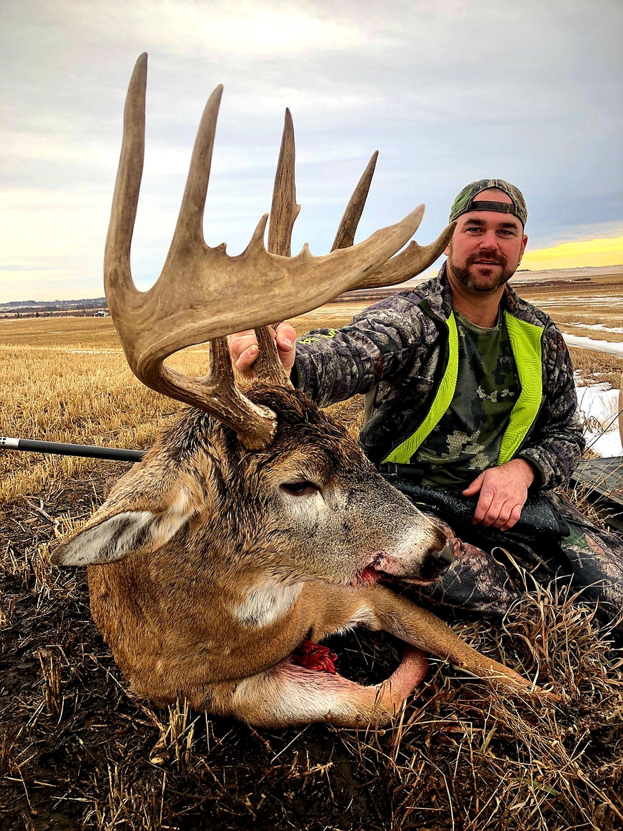 Guided Alberta Rifle Whitetail Hunts Alberta Whitetail Hunting